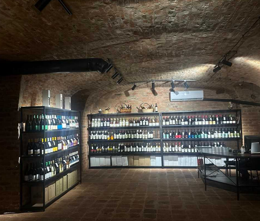 Georgian Qvevri Wine and French Wine Tradition - A Tale of Two Worlds - Wine Shop Orbeliani